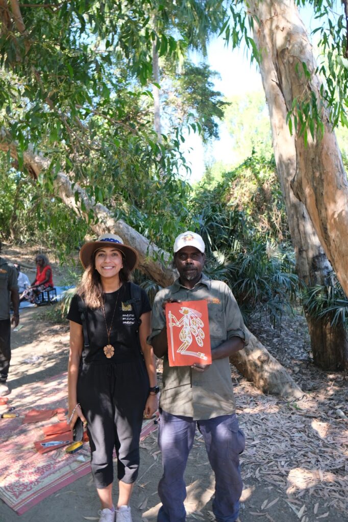 Terrence, one of the painters, was kind enough to explain the art of Aboriginal painting, specifically the ones used in Arnhem Land to us.