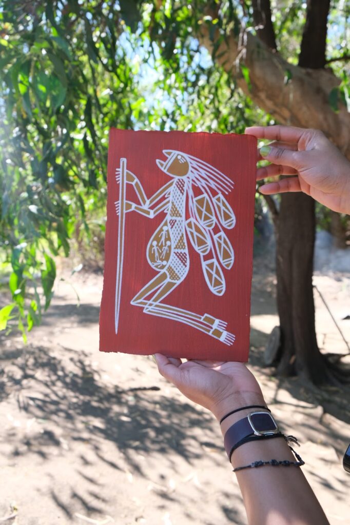 Terrence, one of the painters, was kind enough to explain the art of Aboriginal painting, specifically the ones used in Arnhem Land to us.